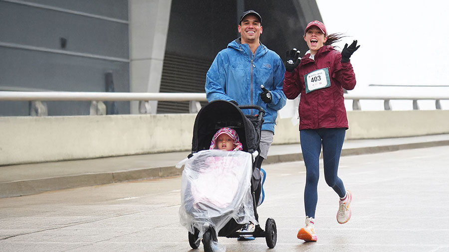 Family running race